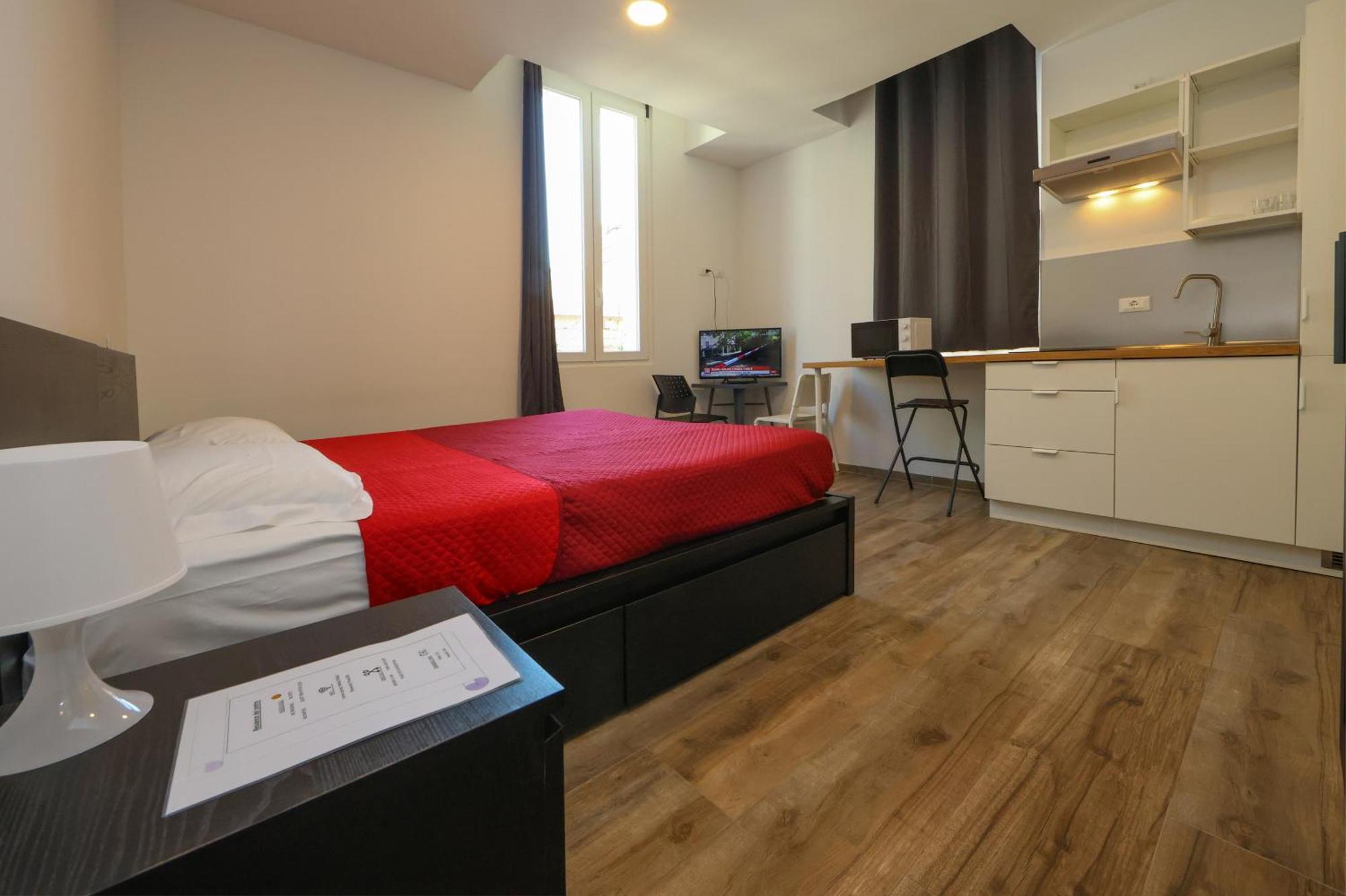 Del Centro Apartahotel *